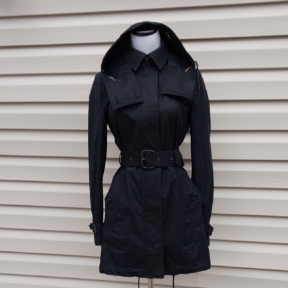 Burberry Black Trench Coat with Check Lining - Picture 2 of 14